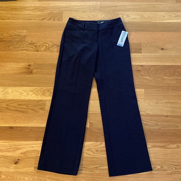 Mid-rise Trouser with “slimming” solution - Picture 2 of 4
